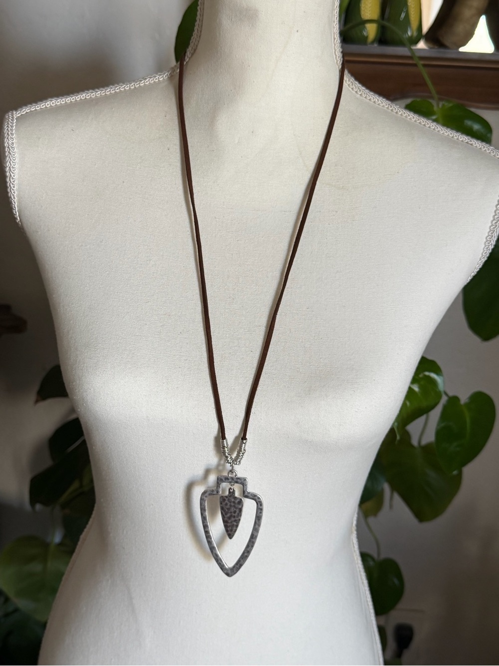 Vintage Silver Large & Swiveling Arrowheads Pendant Brown Cord Necklace